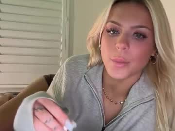 ella_hill's chat room