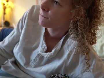 sistinehashands's chat room