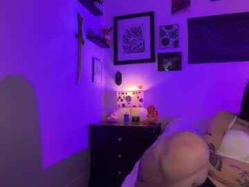 hannahtaylorr's chat room