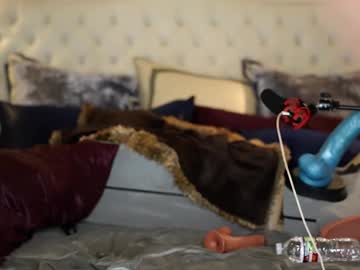 avalonnfoxx's chat room