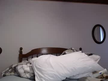 ellalowe's chat room