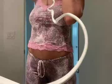 camiliakxoxo's chat room