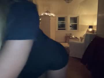 carlybora's chat room