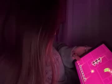 fantasyella's chat room