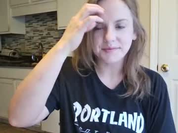 tinywithtiddies's chat room