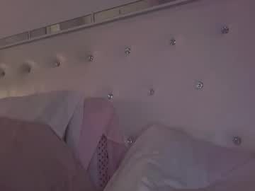 theblondeetwinss's chat room