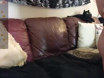 aliceriverscam's chat room