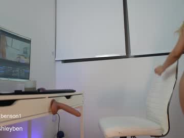 ashley_benson1's chat room