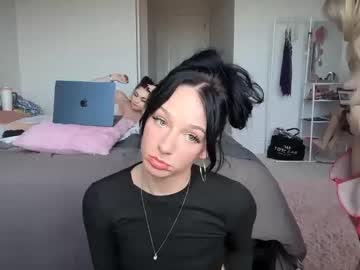 kendallmonroee's chat room