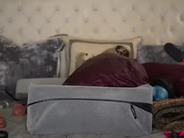 avalonnfoxx's chat room