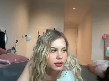 lunarose17's chat room