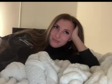 laylahlaylah1's chat room