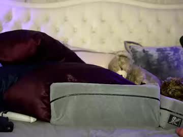 avalonnfoxx's chat room