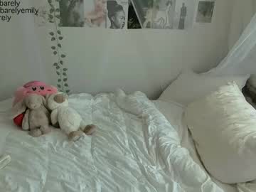emilyybarely's chat room