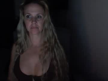 love_on_'s chat room