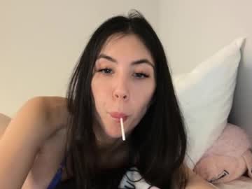 lilylustxoxo's chat room