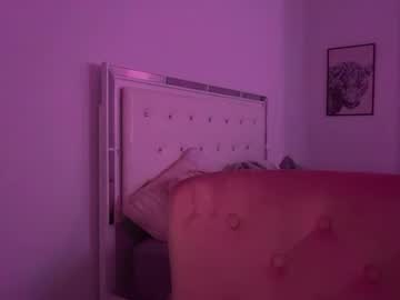 theblondeetwinss's chat room