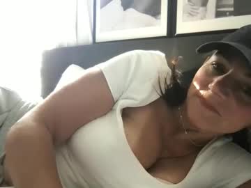 sassynsweetmilf's chat room