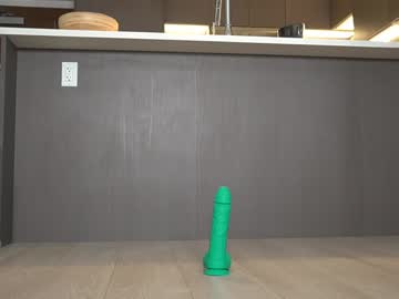 petite_fuck's chat room