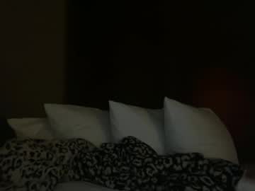 theblondeetwinss's chat room