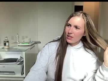 laylahlaylah1's chat room