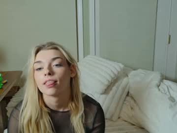 ellalowe's chat room