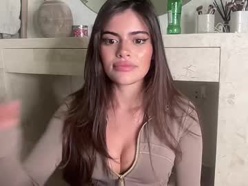 poutyselena's chat room