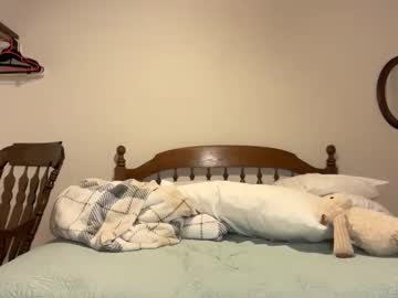 ellalowe's chat room