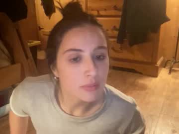 mysteriousmadam_'s chat room