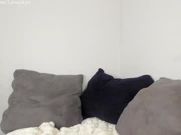 xlunaskye's chat room