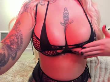 xlunaskye's chat room