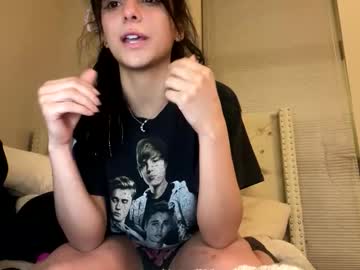 esoterickitten777's chat room