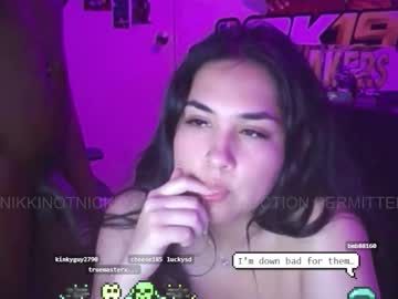 nikkinotnicki00's chat room