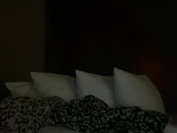 theblondeetwinss's chat room