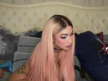 avalonnfoxx's chat room