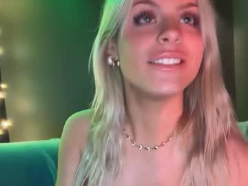 ella_hill's chat room