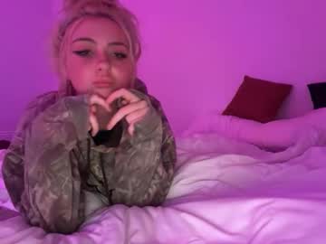 chloeros3e's chat room