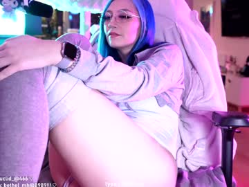 misshowl's chat room