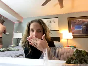 thickwhitegirl616114's chat room