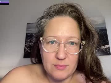 avabradley's chat room