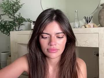 poutyselena's chat room