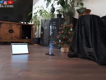 serareads's chat room