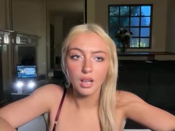 chloeros3e's chat room