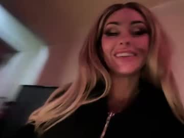 avalonnfoxx's chat room