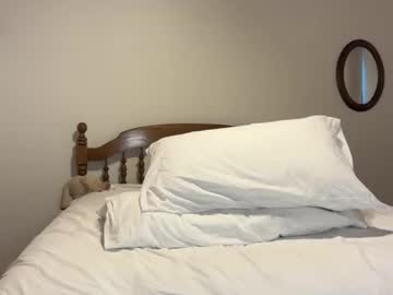 ellalowe's chat room