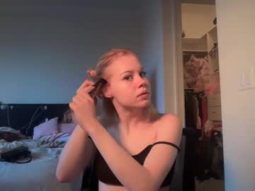 lunarose17's chat room