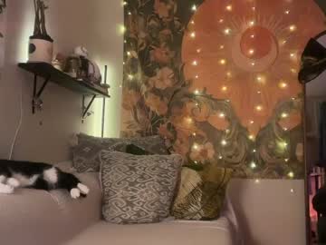 abbienextdoor's chat room