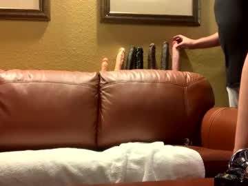 his_favorite_hotwife's chat room