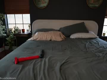 livanddrew's chat room