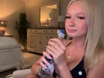 roxyrain2736's chat room